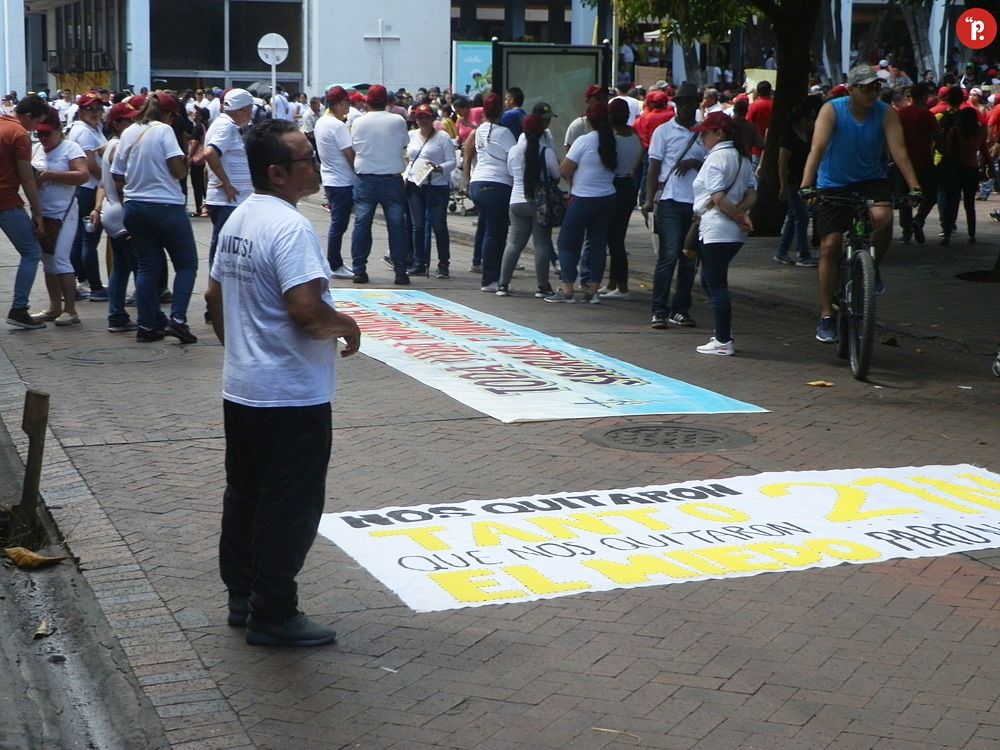 Marchas En Todo El Pa S Acompa Adas Con Toque De Queda Para Menores De