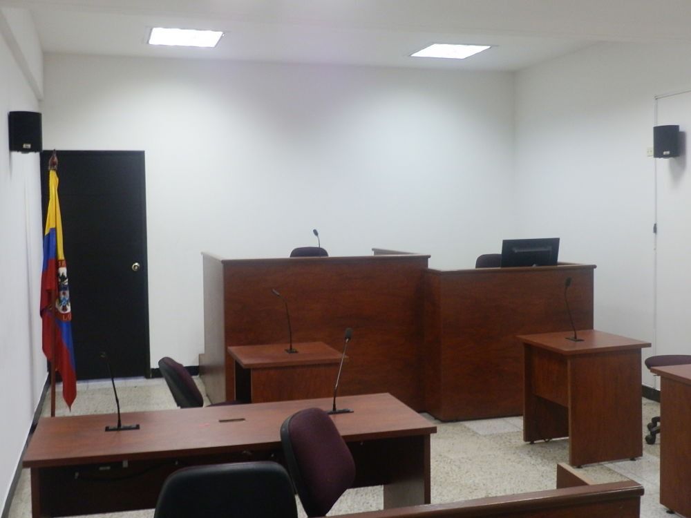 Medida de aseguramiento a presuntos responsables de falsificación de documentos para expedición de licencias de conducción