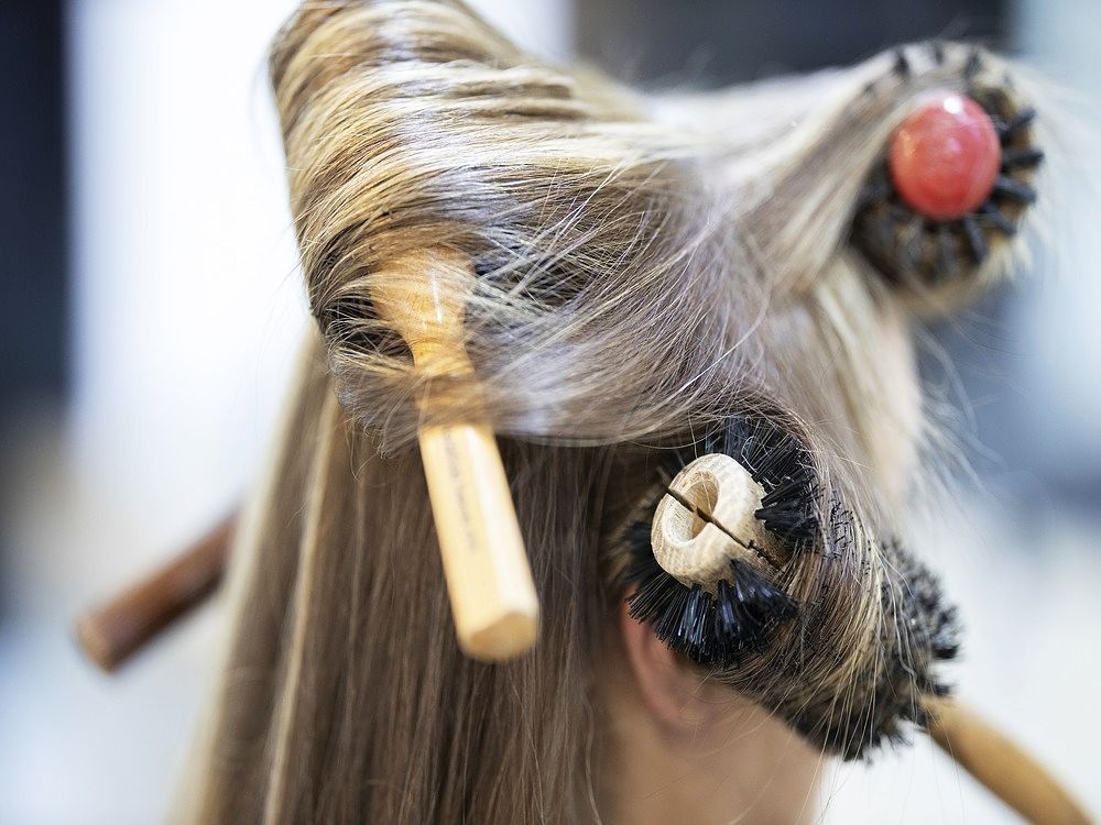 Salones de belleza, peluquerías y barberías deberán atender con cita previa
