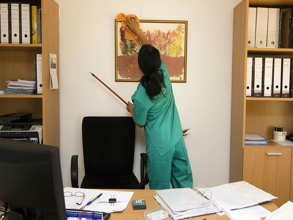 La prima de servicios incluida la de los trabajadores de tareas domésticas debe pagarse antes del 21 de diciembre