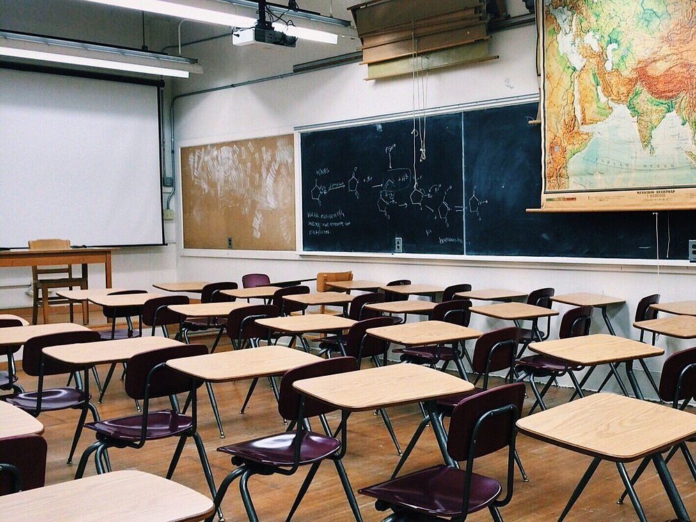 Estudiantes de colegios oficiales en Cundinamarca iniciarán clases desde casa. Se aplaza el modelo de alternancia