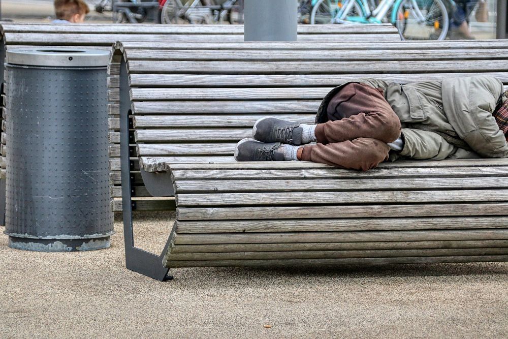 Habitantes de la calle no pueden ser sancionados por hacer sus necesidades fisiológicas en el espacio público