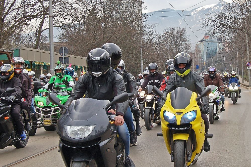 Prohíben parrillero en motocicleta durante el Festival Folclórico Colombiano en Ibagué