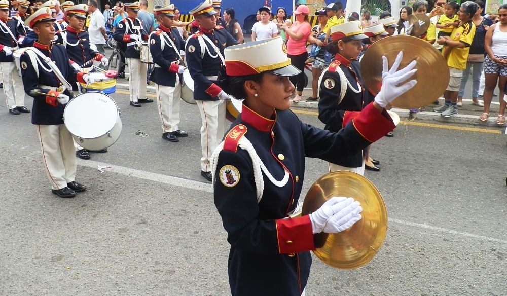 Tradicional desfile del  20 de julio en Girardot