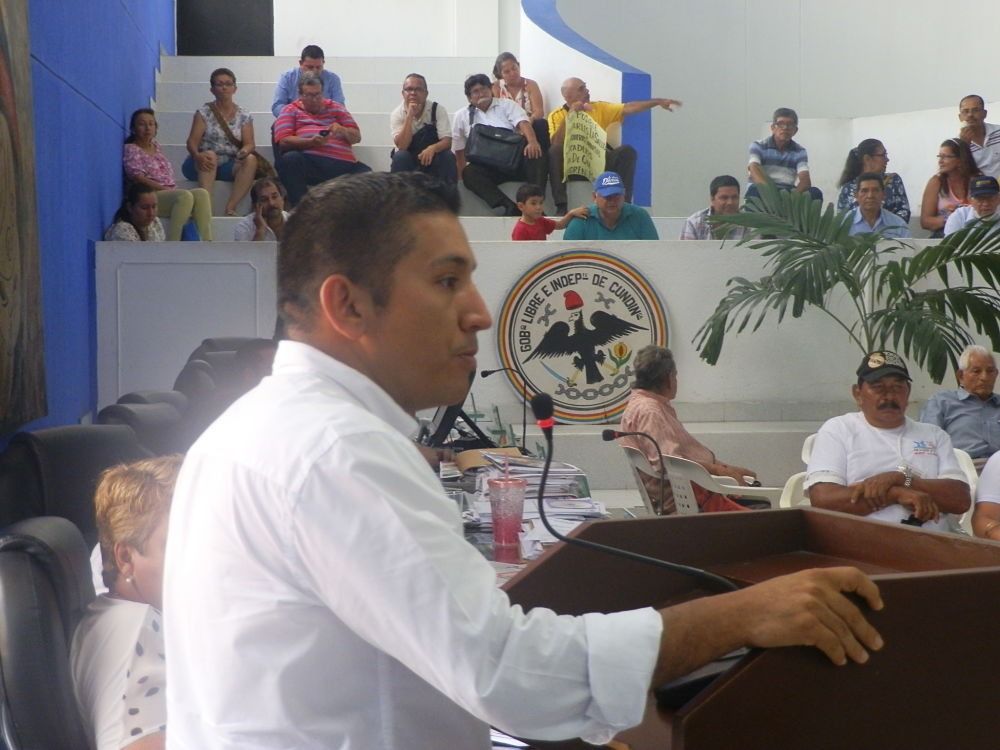 Decreto designando para Girardot alcaldesa ad hoc con funciones específicas promulgó la presidencia de la República